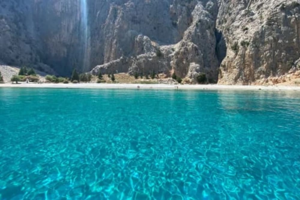 Half-Day Cruise to Kallithea, Anthony Quinn & Traounou Caves