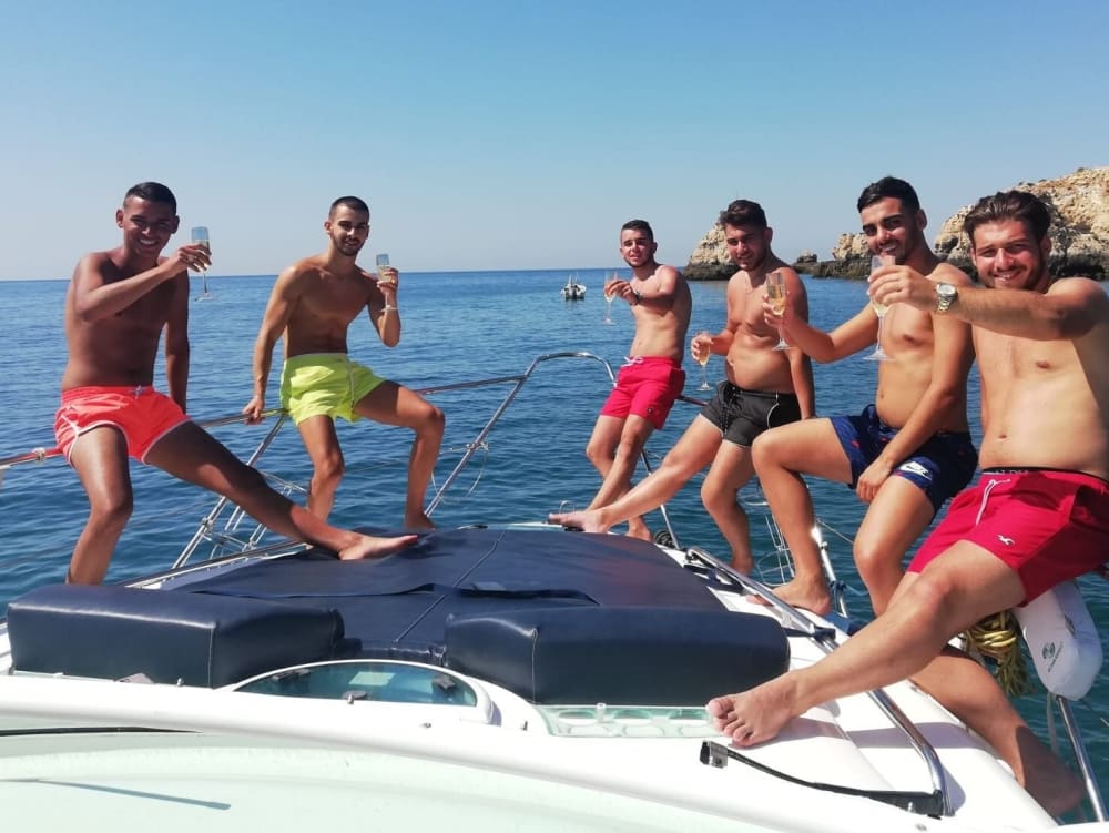 Küstenabenteuer und Benagil-Höhlen – 4-stündige private Kreuzfahrt