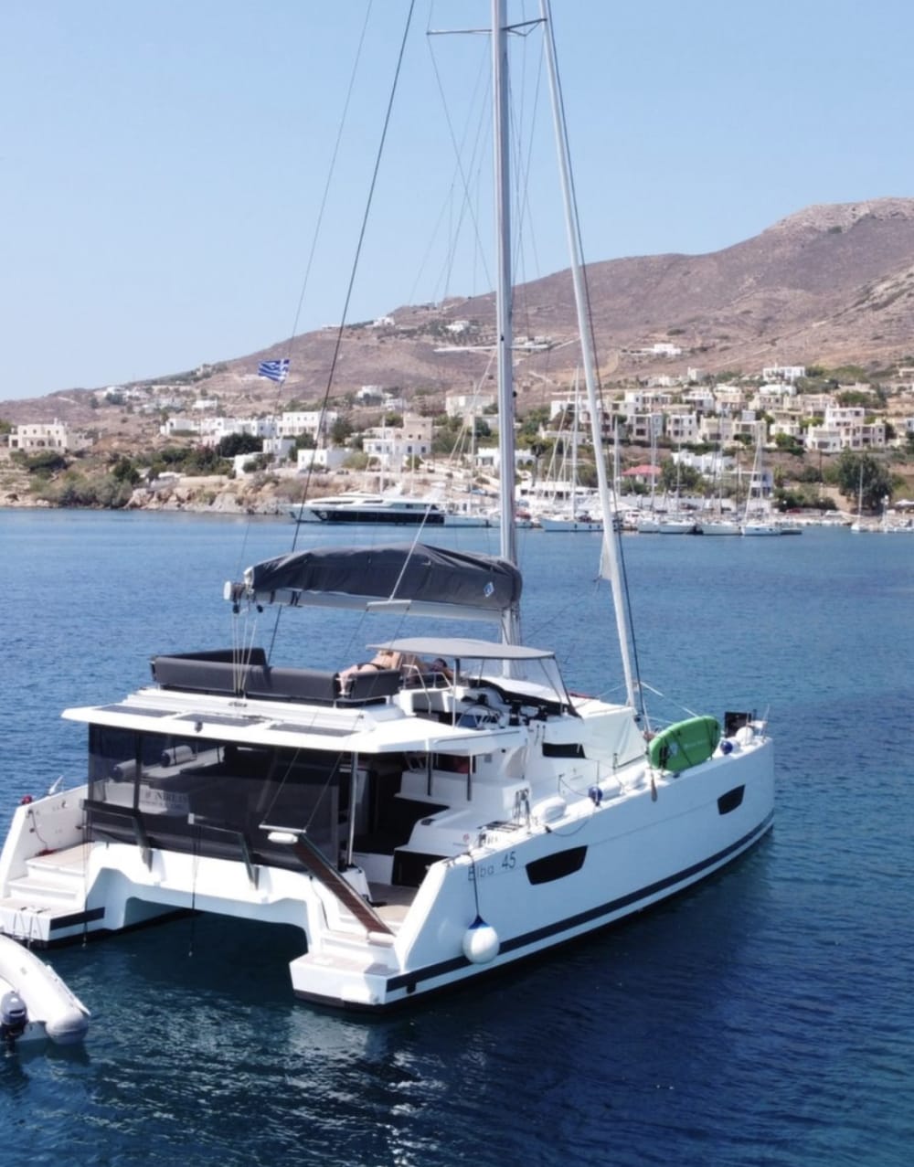 Tempo libero di lusso: crociera privata in catamarano di 8 ore per il massimo relax