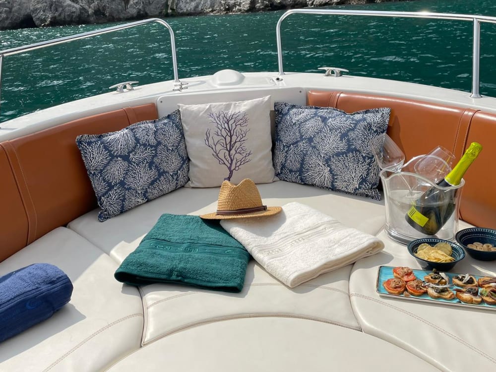 Tour privato in barca a Capri e Nerano