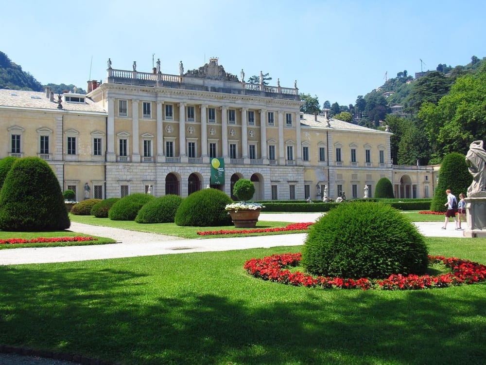 1 uur durende cruise langs de hoogtepunten van het Comomeer – villa's en charme van beroemdheden