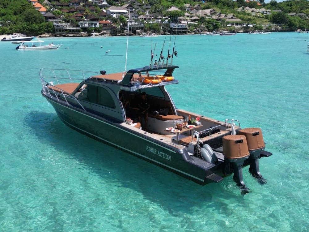 Sail Away to Luxury Paradise: Penida and Lembongan Island