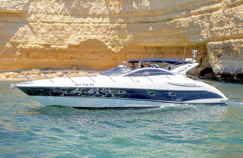 Crucero de lujo de 7 horas a las cuevas ocultas del Algarve