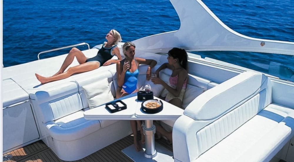 Culture, Beaches and Fun: Half-Day Excursion to Delos and Rhenea