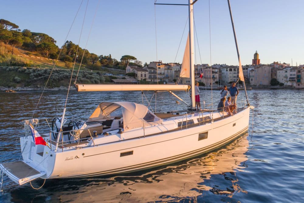 Croisière privée d’exception – Savourez le meilleur du Golfe de Saint-Tropez jusqu’au coucher du soleil