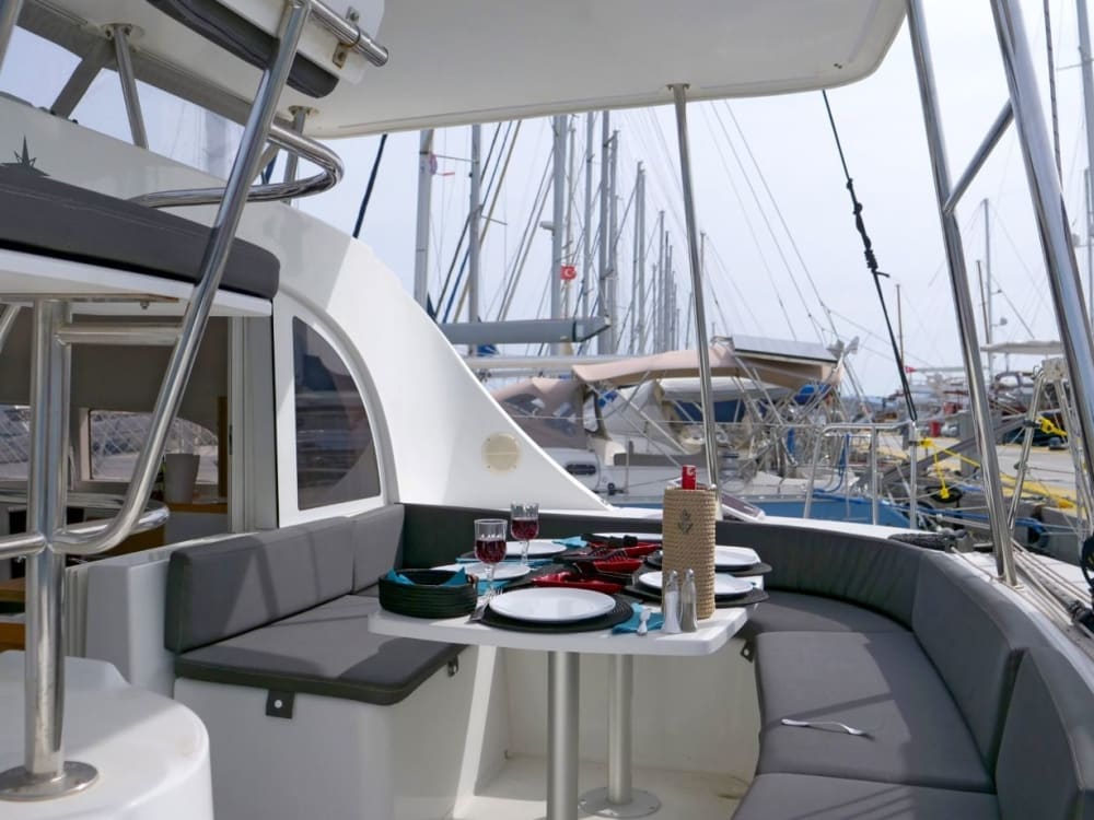 Excursión de día completo en catamarán - Bodrum