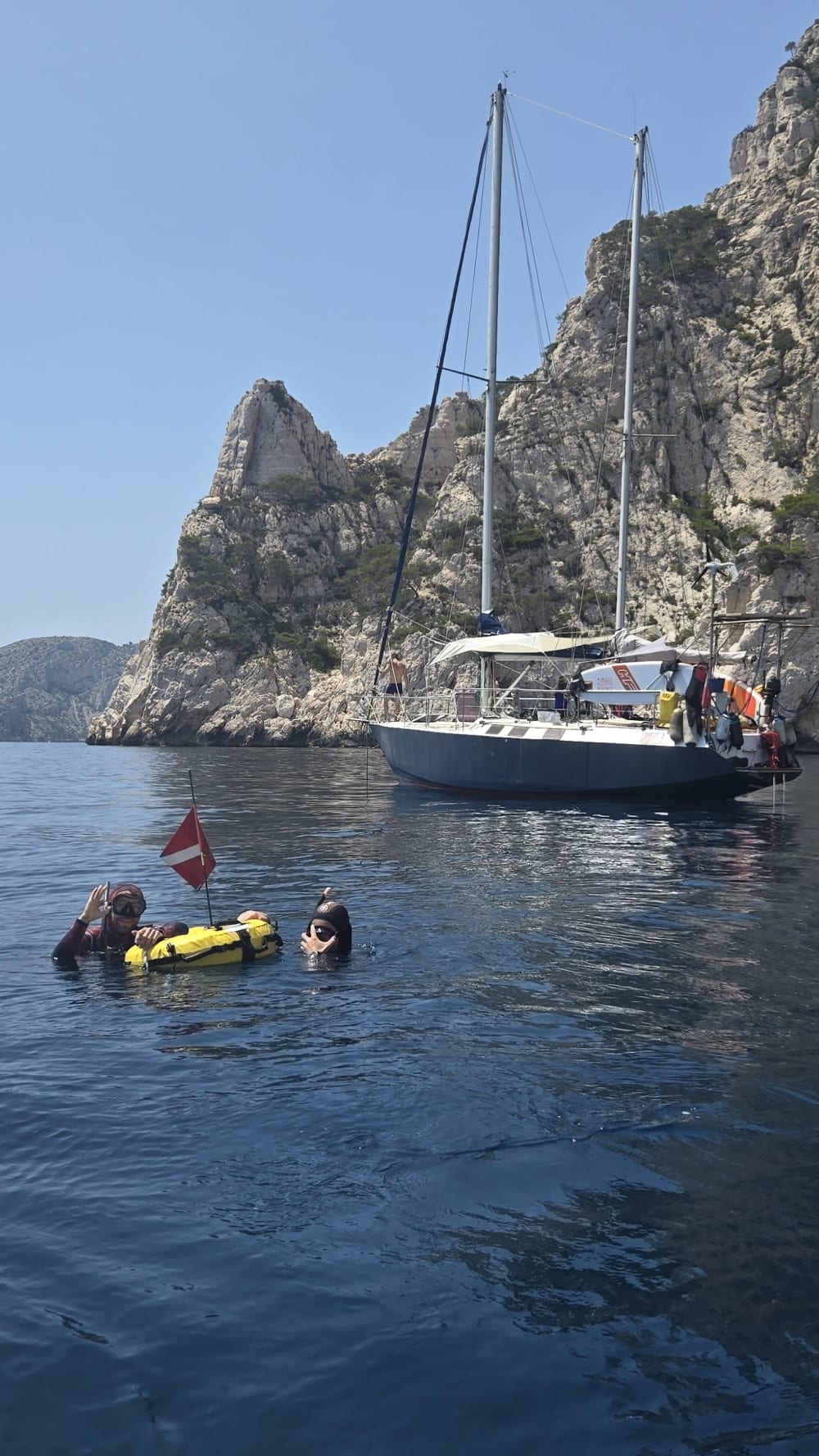 Escursione in barca a vela e snorkeling nelle Calanques