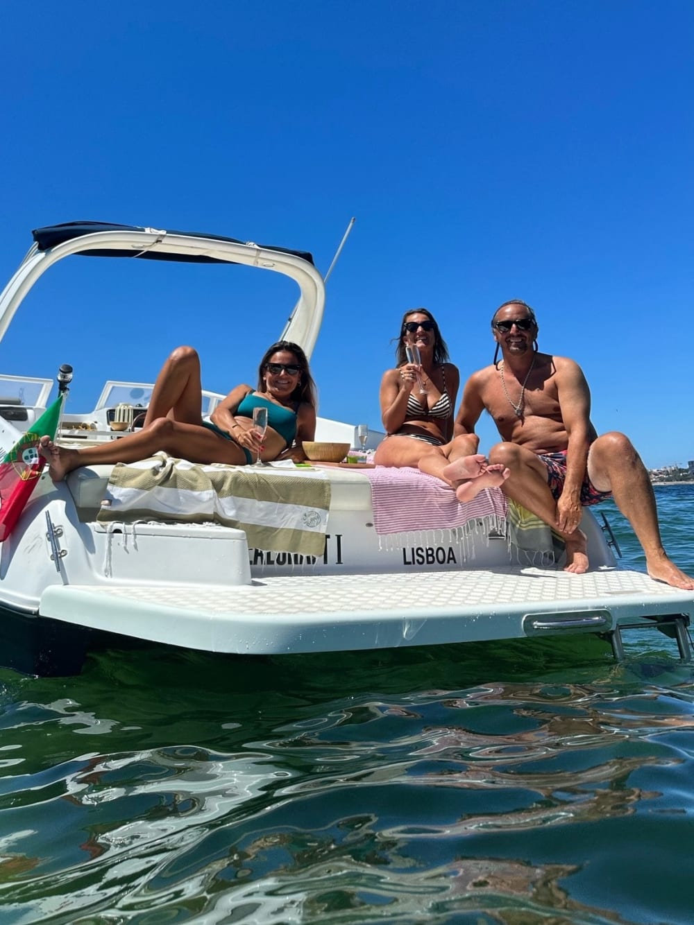 Lissabon: 5h - Ganztägige Kreuzfahrt. Entdecken Sie die Küste Lissabons mit dem Boot