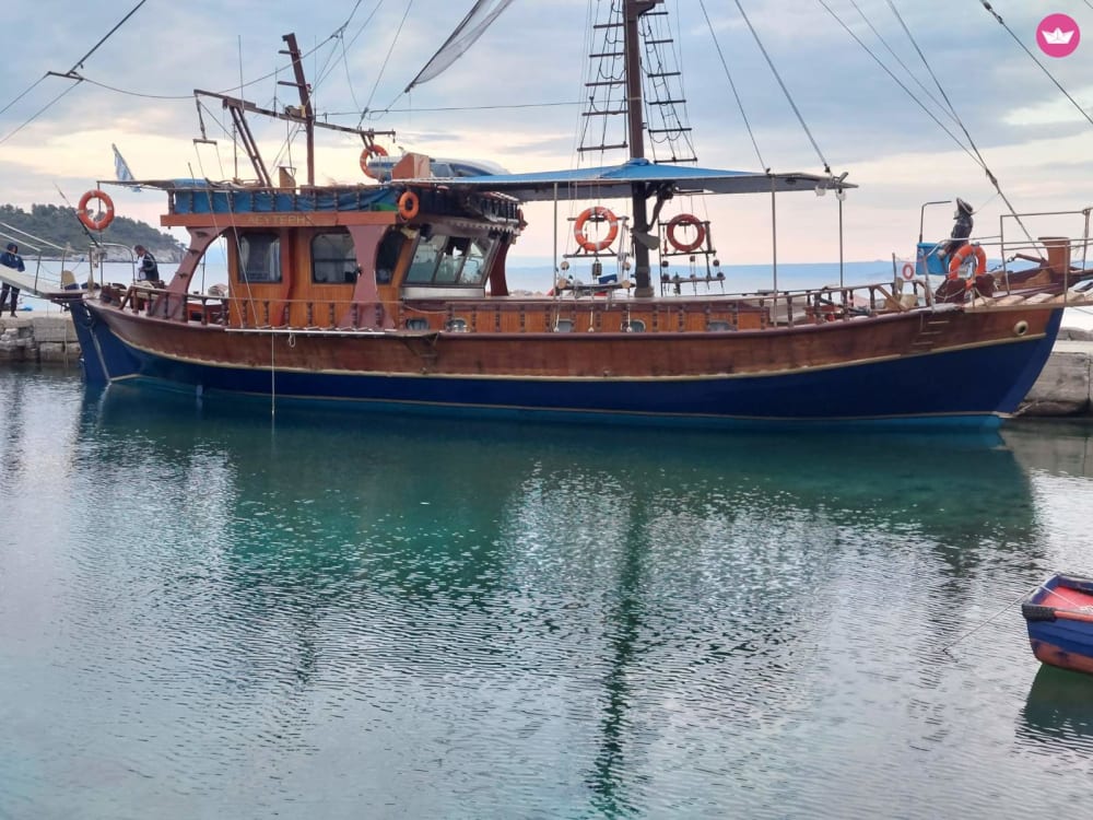 Croisière au coucher du soleil&nbsp;: aventure au port de Chrousso et sur la Riviera de Sithonie