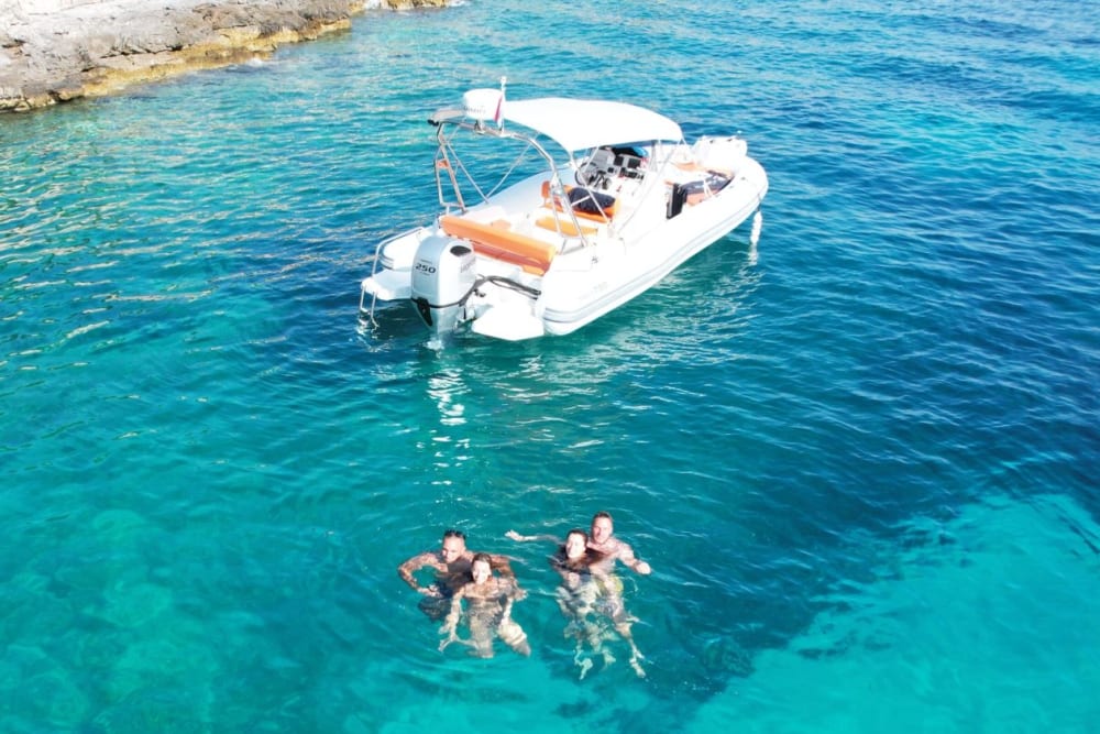 Blaue Grotte und Wunder der Adria: Ein ganztägiges Inselhopping-Erlebnis