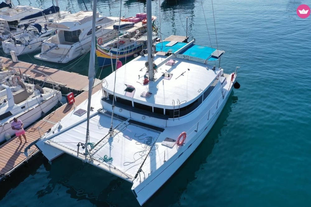 Full-Day Catamaran Adventure: Blue Lagoon & Gozo