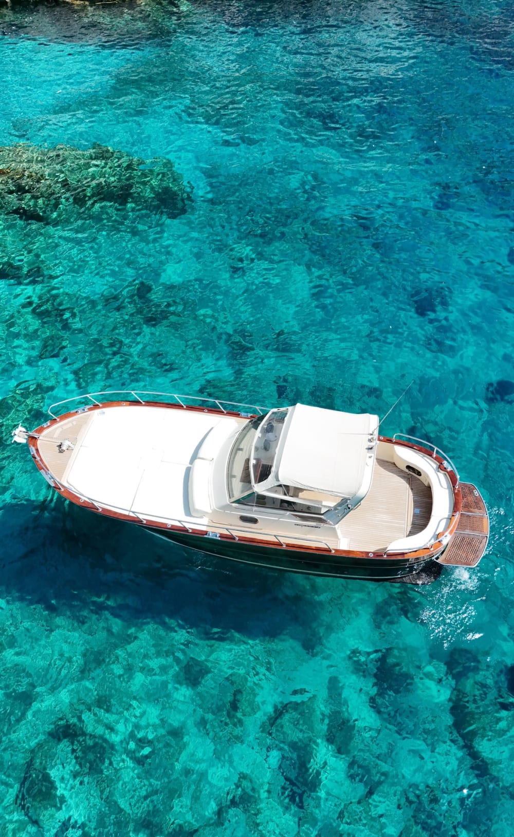 From Sorrento to Capri: Exclusive Gozzo Tour between Sea and Wonder