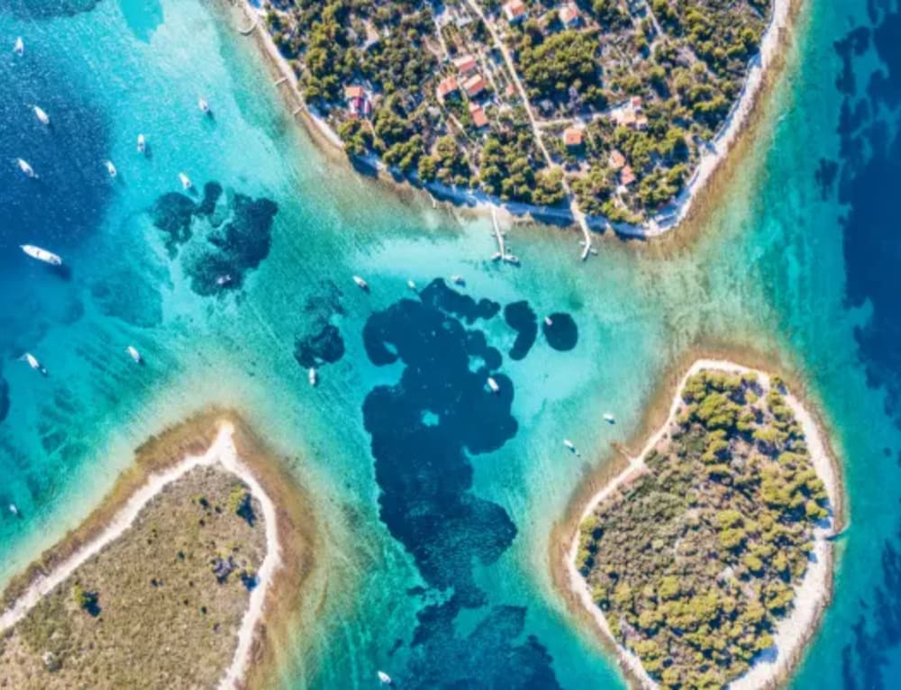 Baie Segrete e Vela Soleggiata: l'avventura definitiva in barca a vela