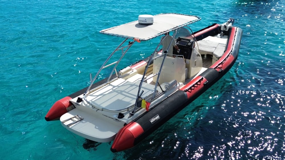 Nautische Flucht: Schleppaktivitäten und Touren an Bord der Sillinger 900XL in Saint-Tropez