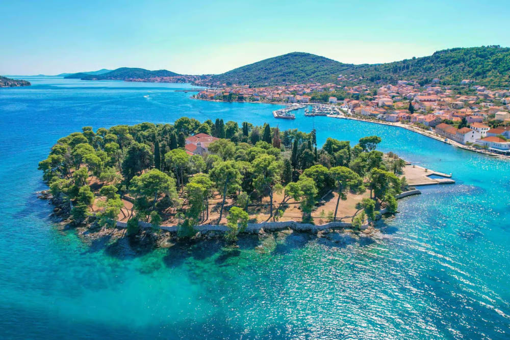 Zadar: 3-Inseln-Schnellboottour mit Getränken und Tauchen