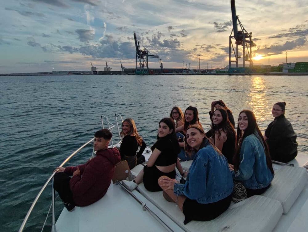 Smiling (8h). Route to Campello – History, endless beaches, and hidden coves.