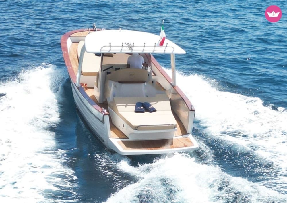 Capri Full-Day Boat Tour – Discover the Amalfi Coast in Style