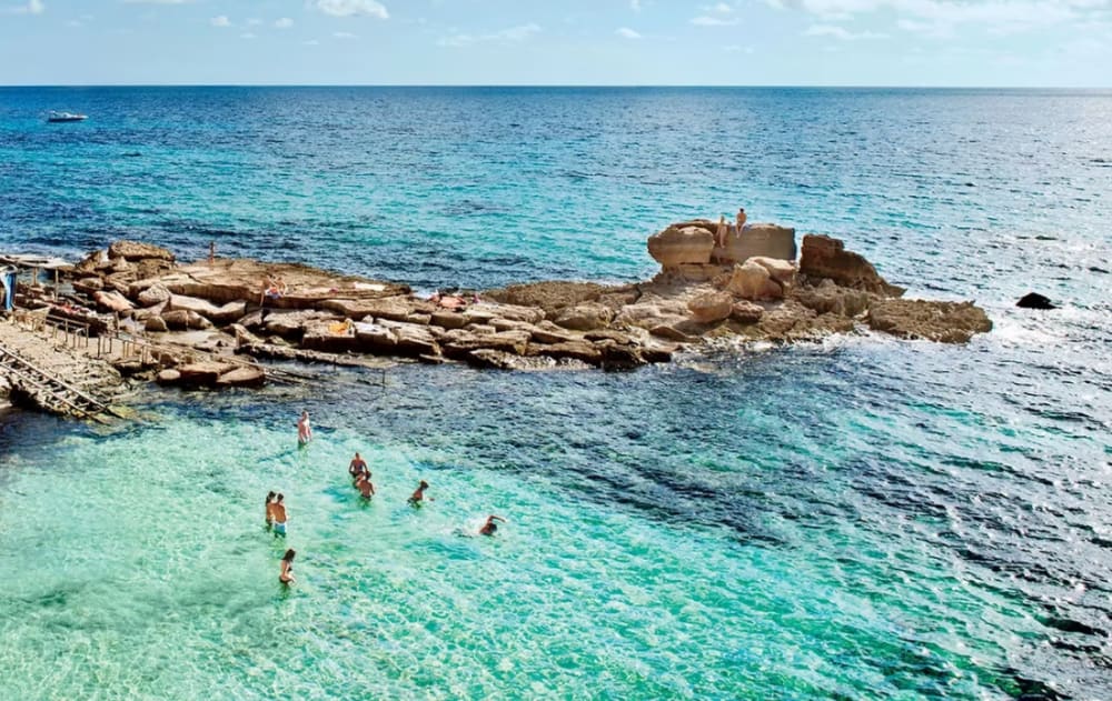 Fuga di un giorno a Formentera: nuota in paradiso e scopri baie iconiche (8 ore)
