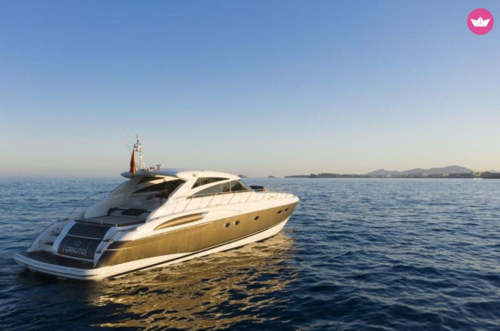 Menorca Discovery: Full-Day Yacht Adventure from Maó