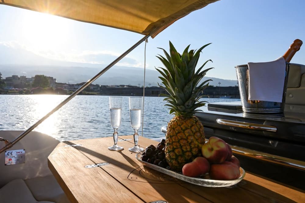 Serenità Siciliana – Crociera Costiera di Mezza Giornata