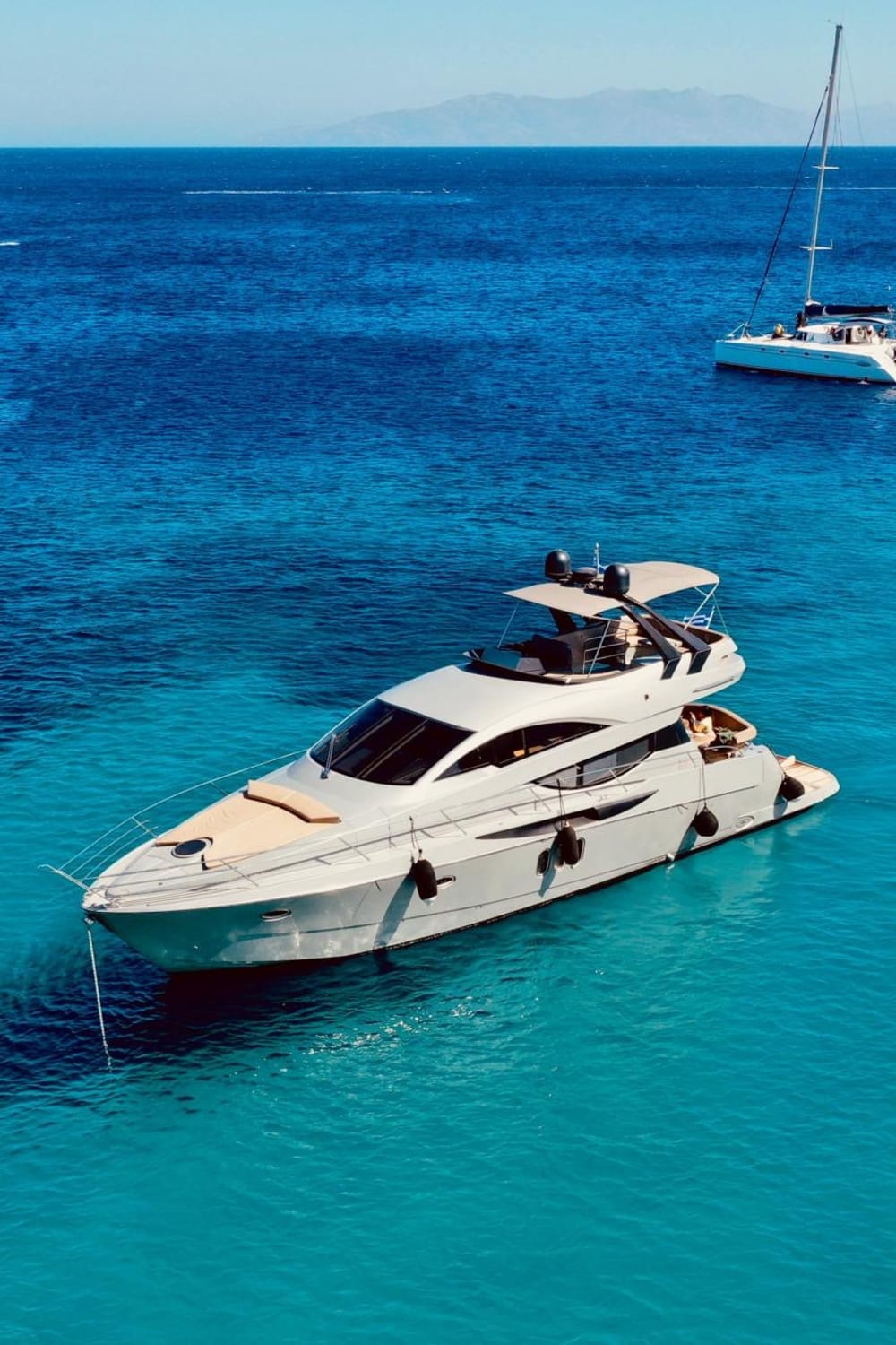 Crociera all'insegna del comfort: esperienza privata di 5 ore in yacht a motore