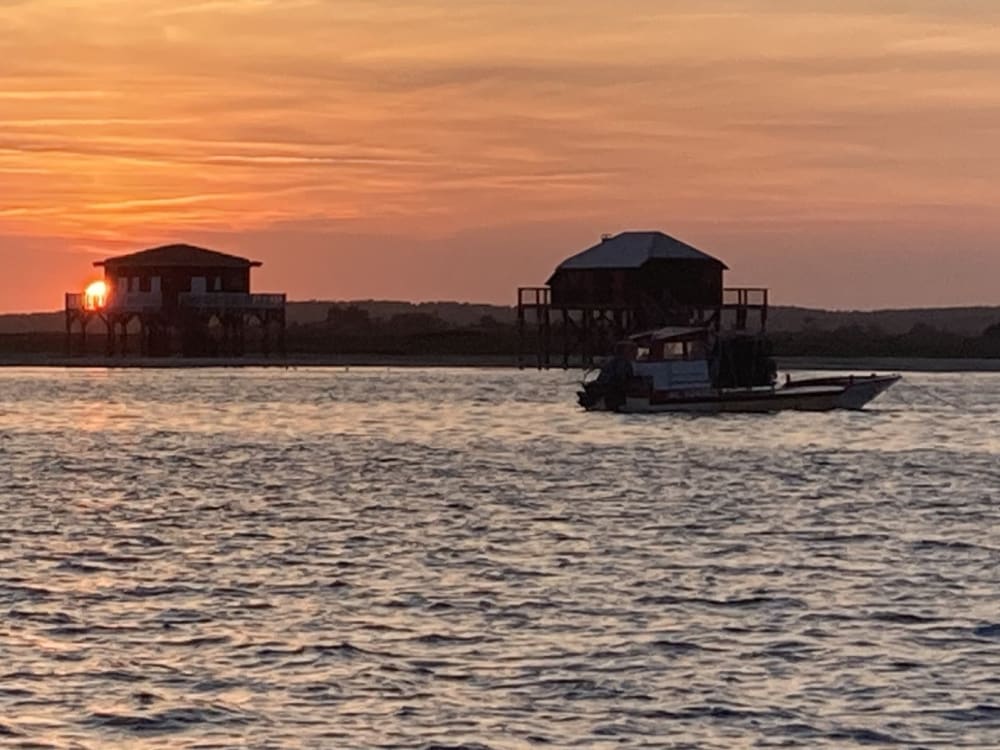 Sunset on the Bassin. 2 hours of relaxation at sunset?