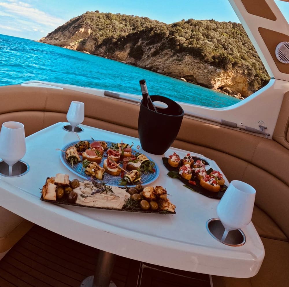 Entdecker im Norden von Zakynthos: Ganztägige Tour zum Shipwreck Beach, den Blauen Grotten und einsamen Stränden