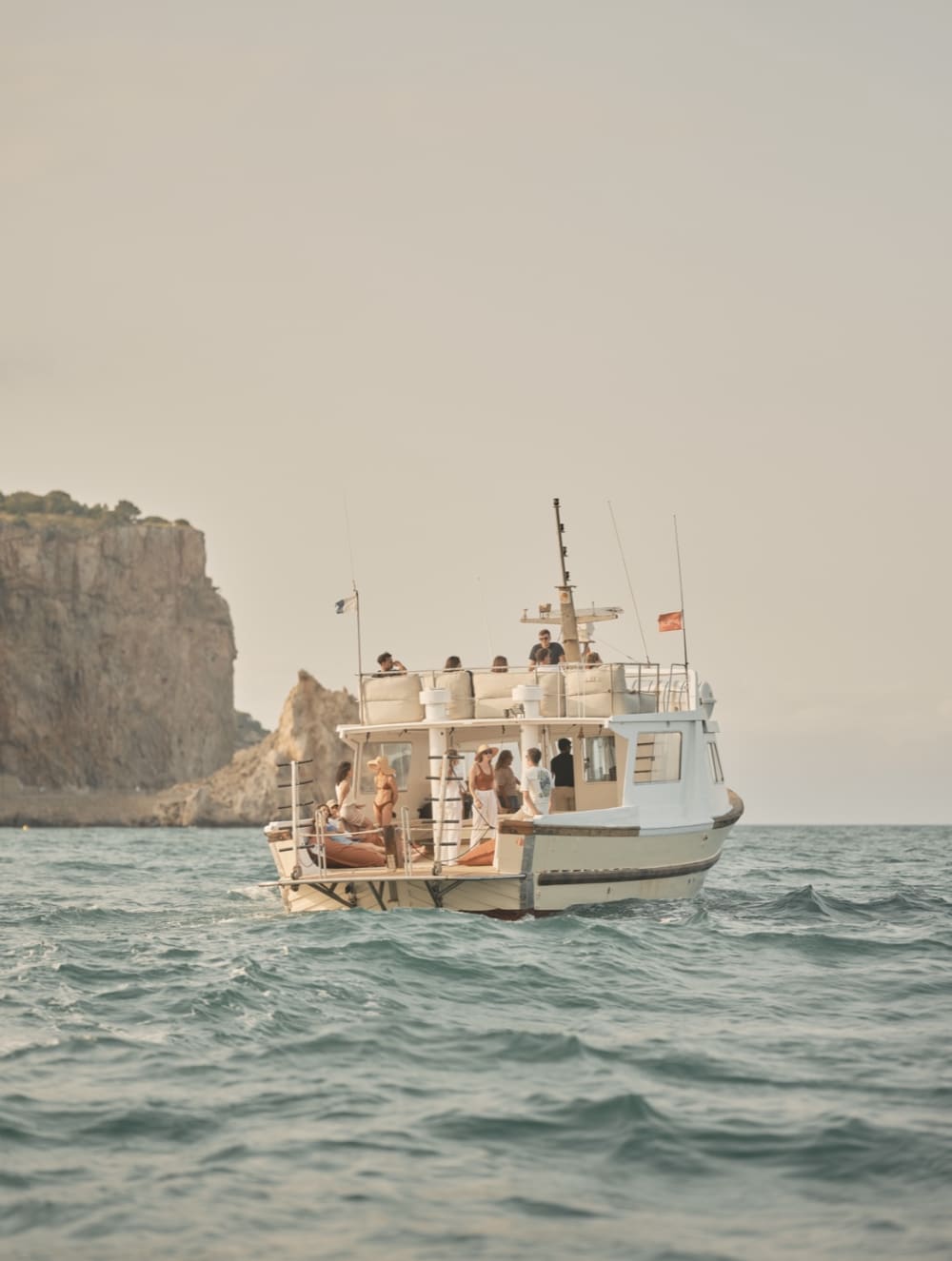 Sunset Serenity – 1.5 hour Coastal Cruise & Golden Hour Magic