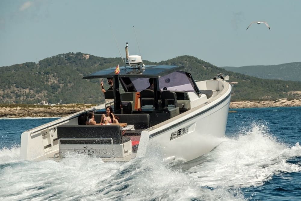 Crociera costiera di lusso: da Ibiza a Tagomago