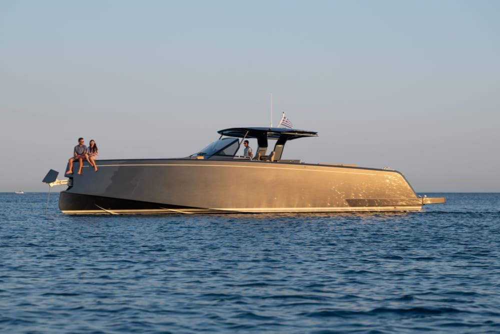 Nadar, sumergirse y explorar: excursión privada de un día a Kythnos