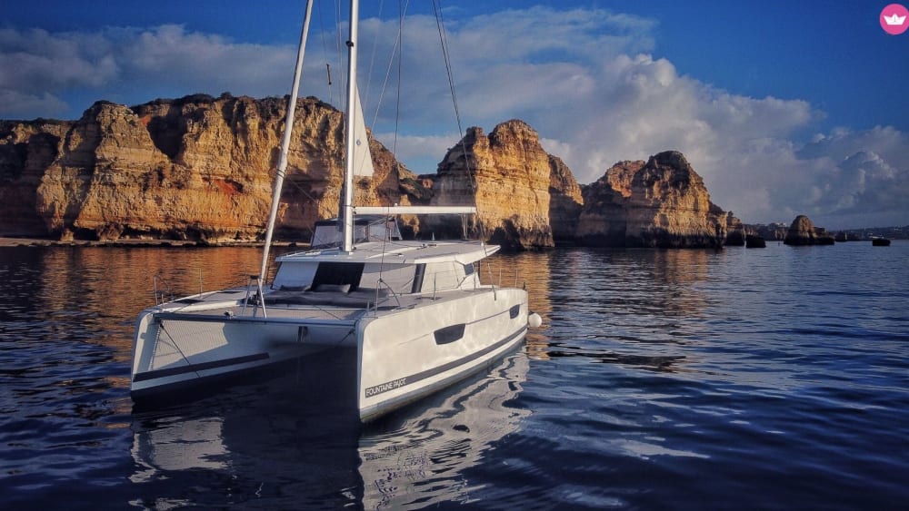 3-Hour Coastal Escape from Portimão to Ponta da Piedade –