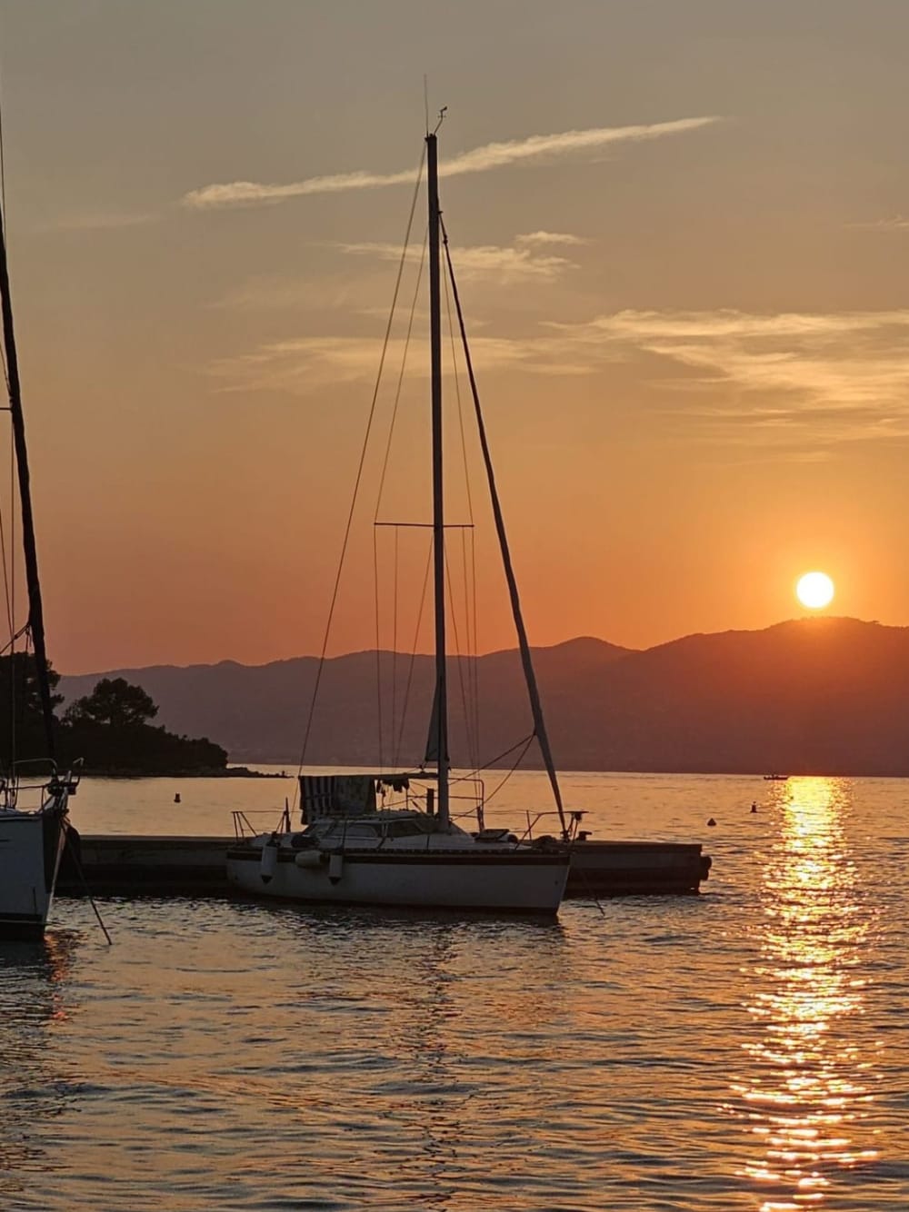 Sonnenuntergangszauber in Saint-Tropez: Eine unvergessliche Kreuzfahrt