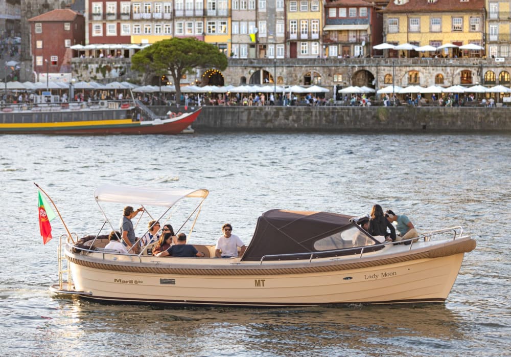 Porto bei Sonnenuntergang: 3-stündige private Segeltour mit Wein, Aussicht und lokalen Einblicken