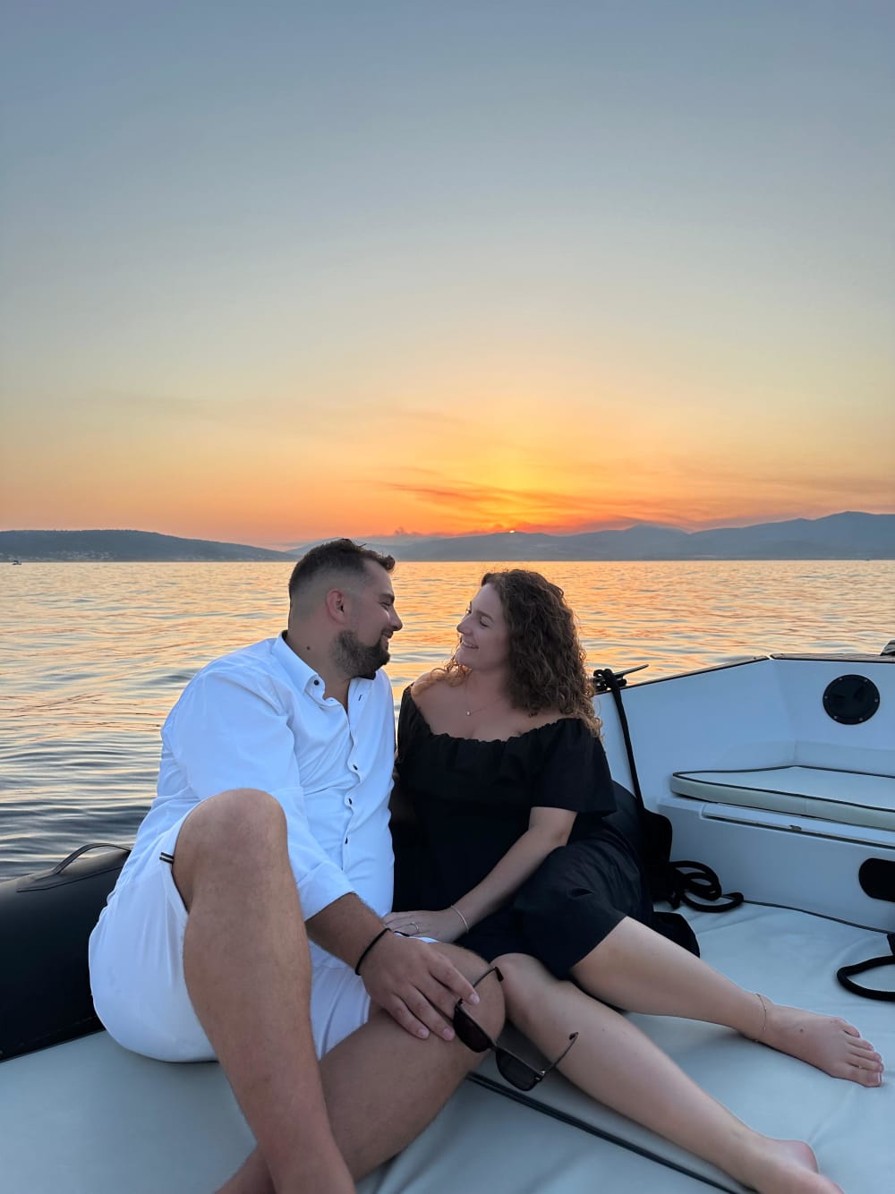 Private Sunset Experience Tour – Malerische Bootstour durch Split mit Prosecco, Musik und Snacks