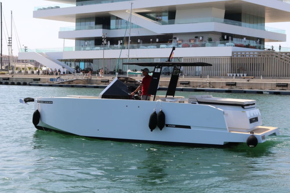 Half-day Escape: 4-Hour Cruise to Malvarrosa Beach & La Patacona