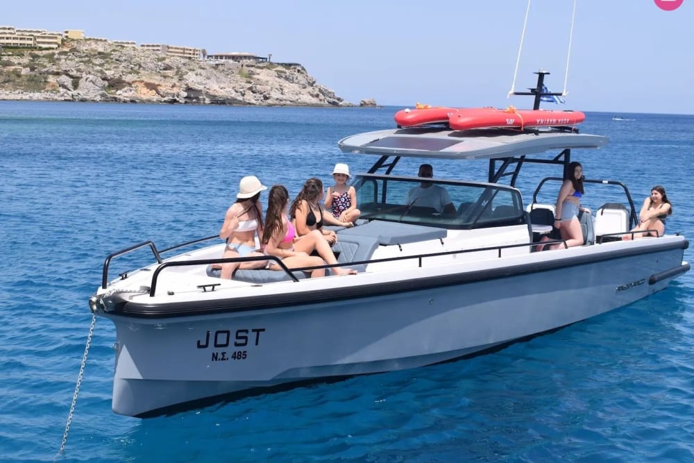 Liberté sur les vagues – Croisière privée d'une journée dans les plus belles baies de Rhodes