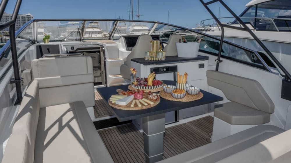 Crucero vespertino a la cueva de Benagil: 5 horas de navegación panorámica, baño y maravillas del Algarve