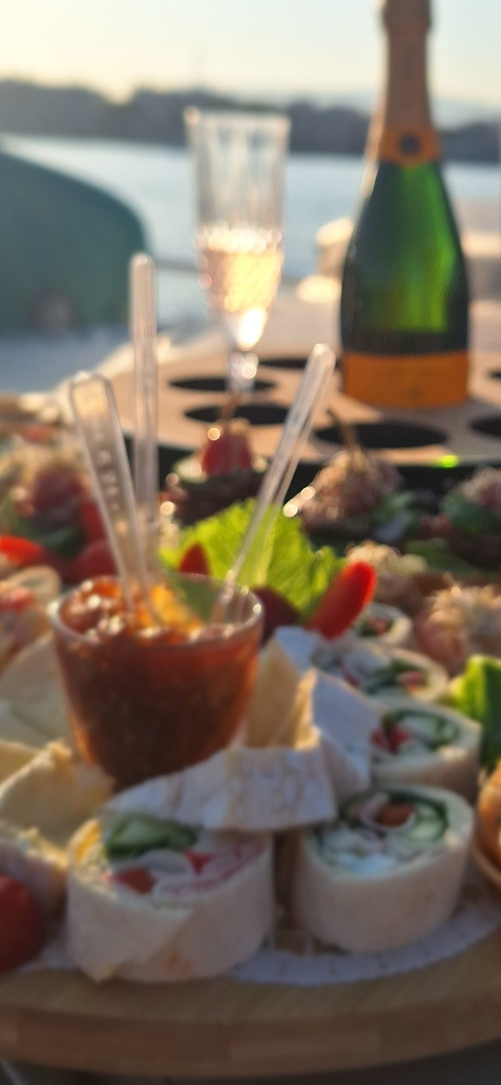 Day charter with Fresh food and drinks packages