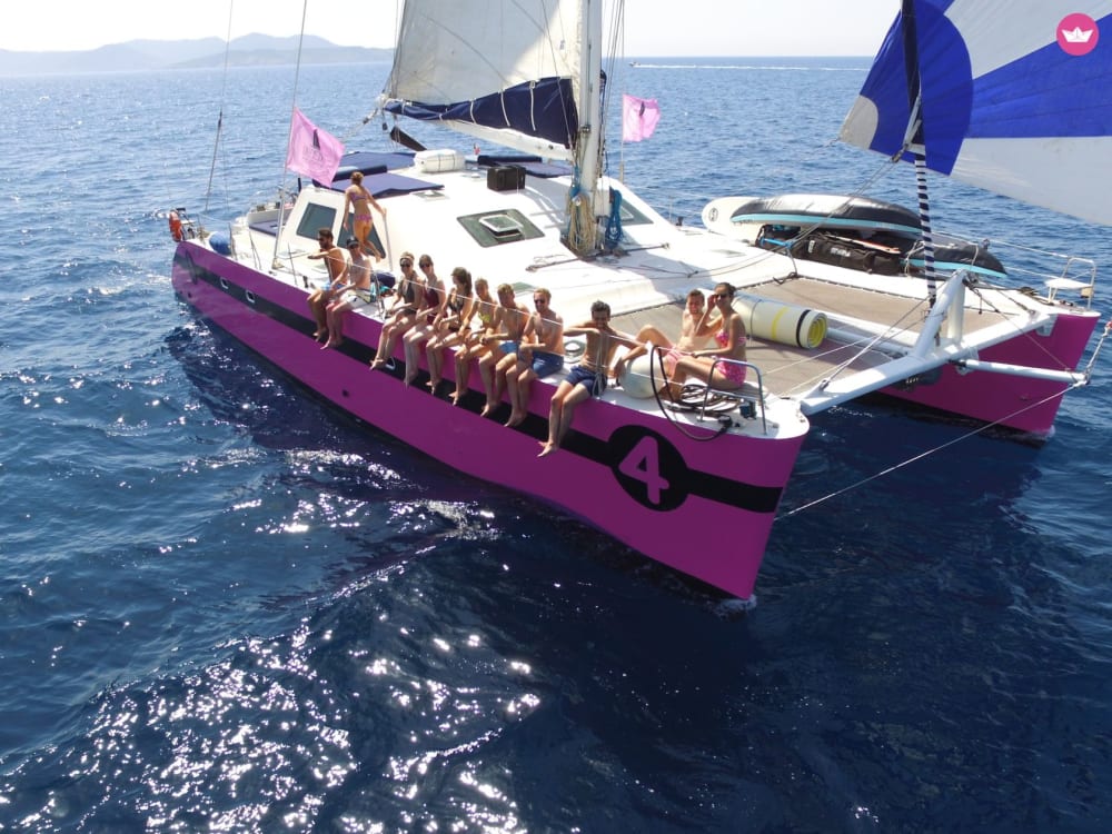 Direction Cap Taillat pour la journée à bord d'un maxi cata