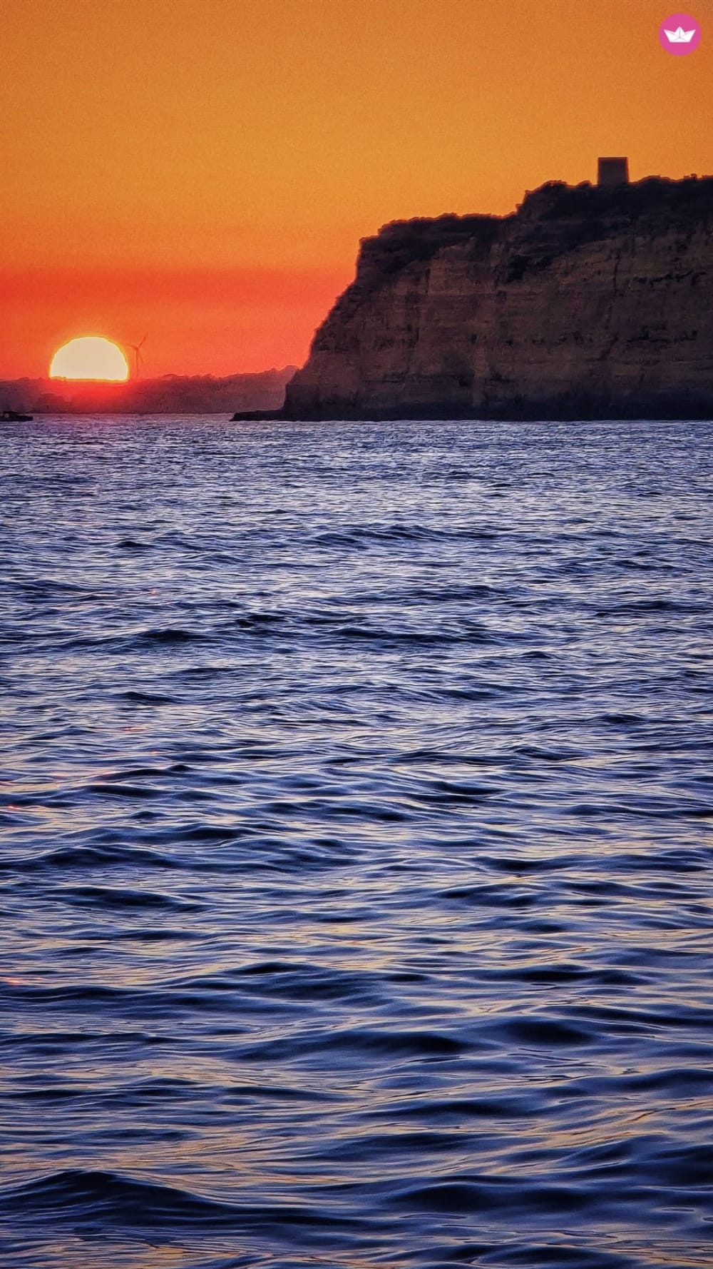Vela al tramonto con vino: crociera di 3 ore per concludere la giornata