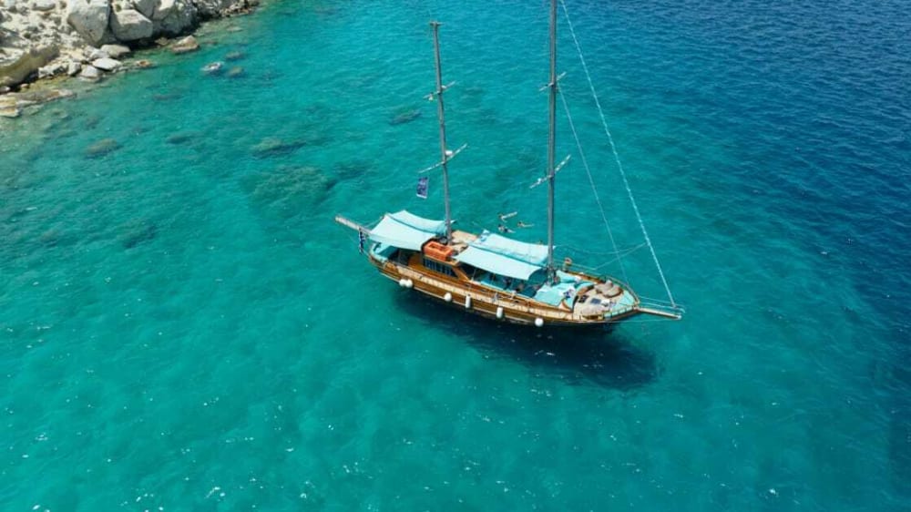 Halbtägiger Ausflug an die Athener Riviera: Segeln, Entspannen und Abschalten