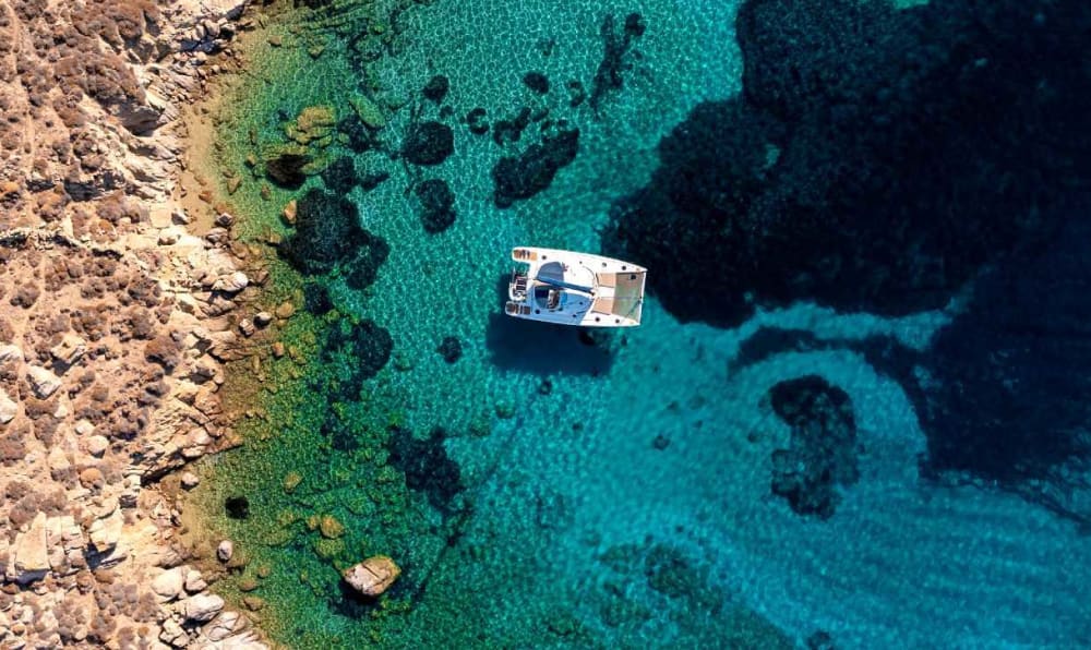 Gemme nascoste e luoghi iconici: un'avventura in barca a vela di 5 ore a Mykonos