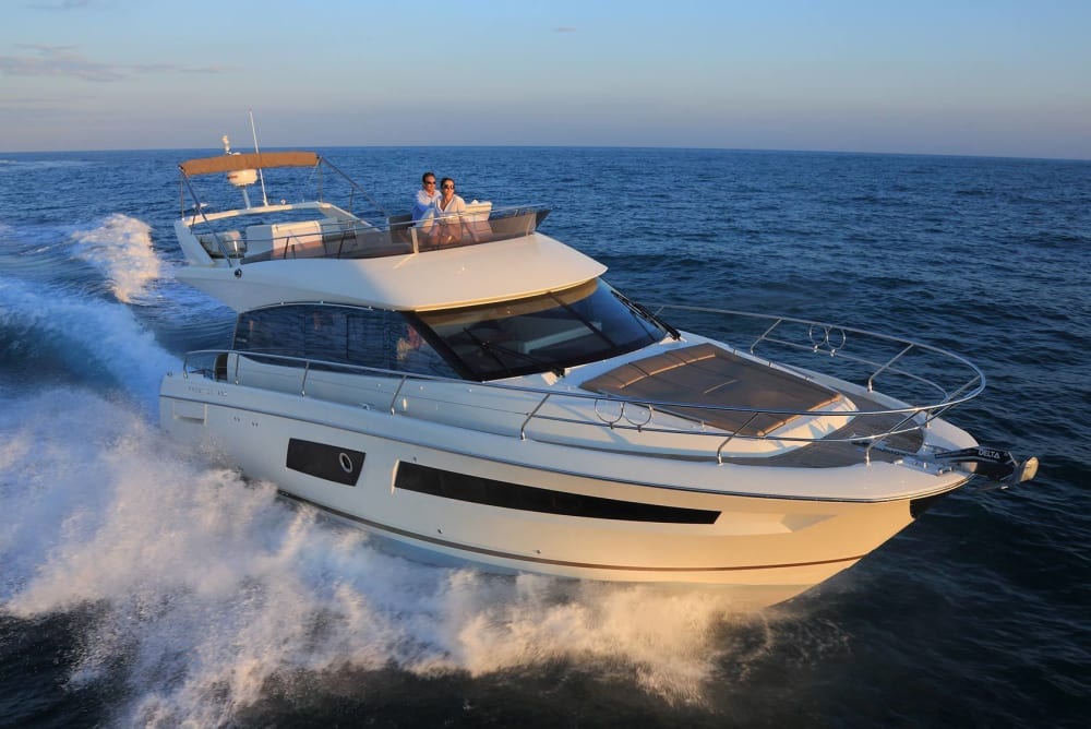 Taormina e le Eolie: crociera di mezza giornata tra la costa e le isole