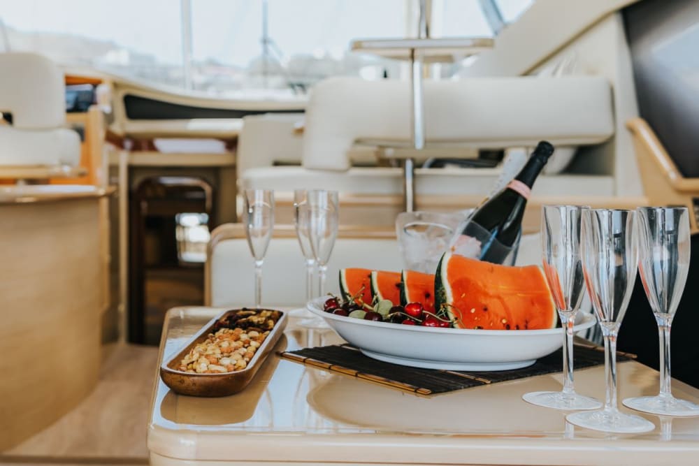 Half-Day Rhenia & Delos Luxury Yacht Tour