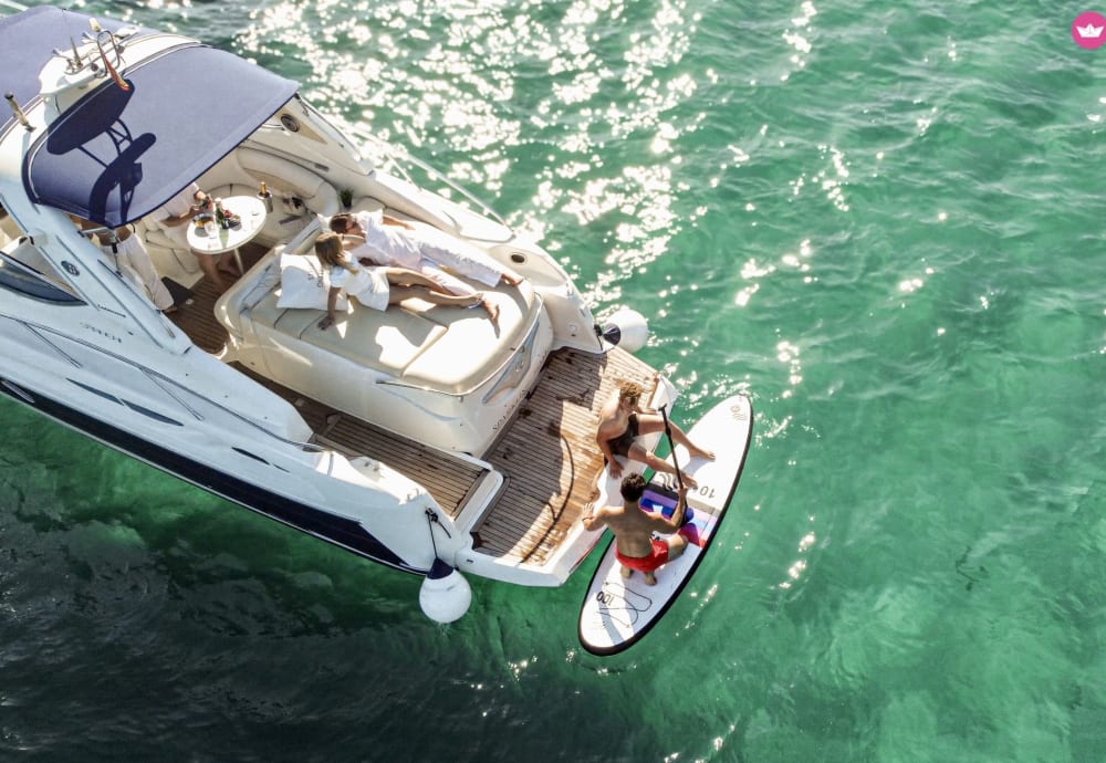 Escapada de día completo en yate de lujo en lagunas impresionantes