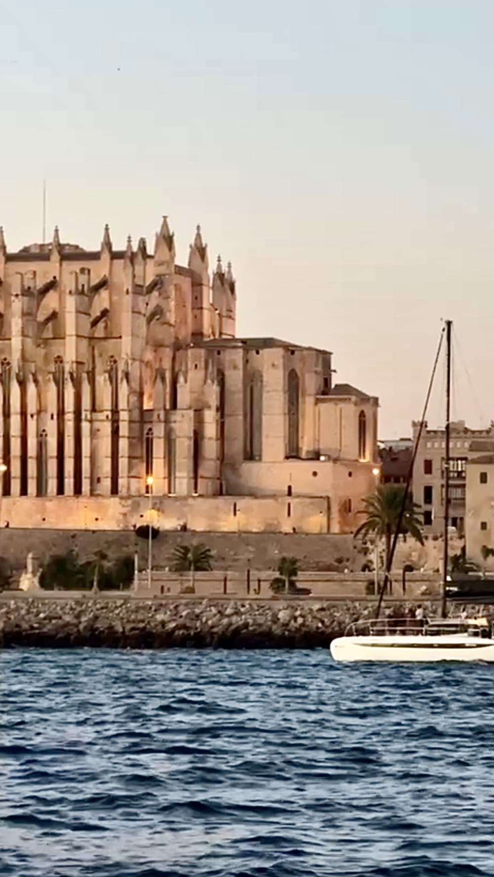 Cava- und Kathedralen-Kreuzfahrt – Luxusyacht-Ausflug