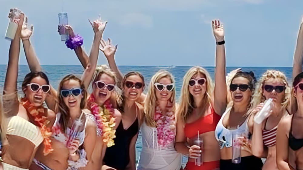 4-stündige Geburtstags-Bootsparty – Musik, Lagunen & gute Stimmung