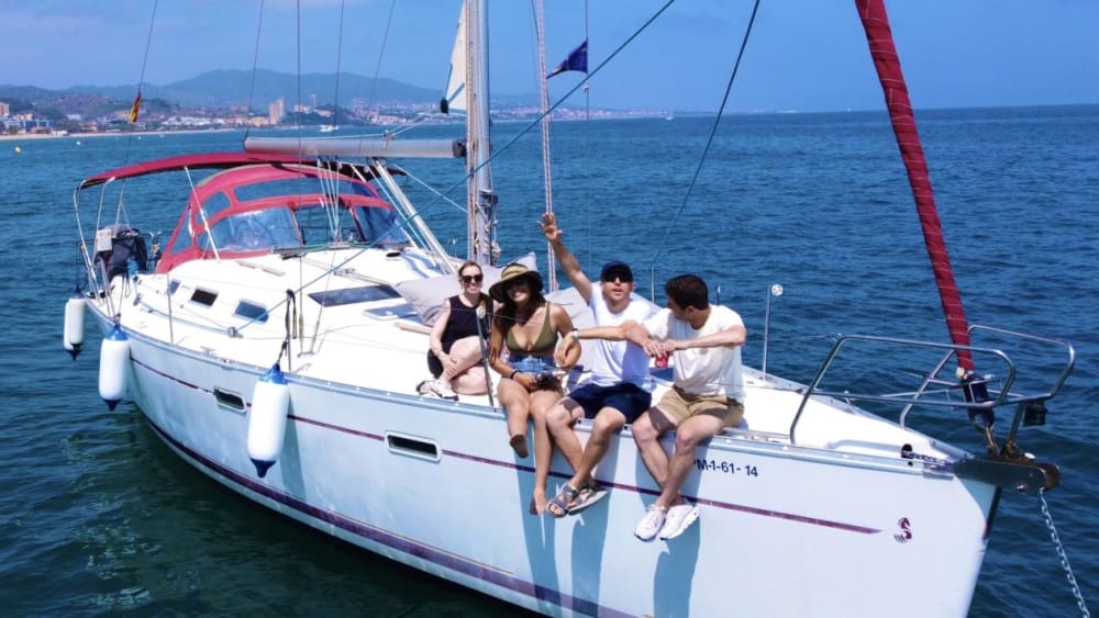 Tour de 1 hora en barco  con Barra libre y Snacks