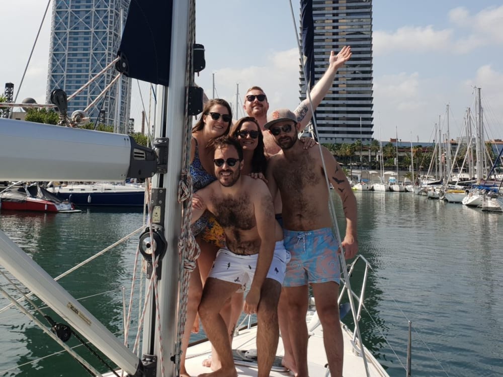 Party Boat en Barcelona: 3 horas de música, mar y diversión