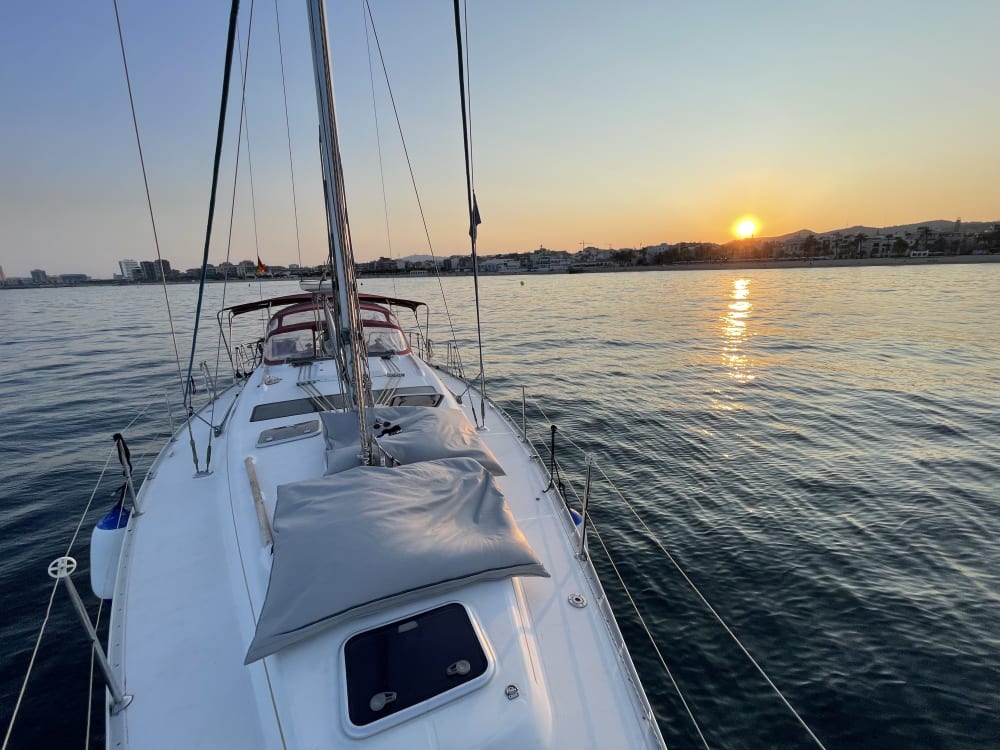 Vive un día completo en el mar con nuestra experiencia en velero desde Port Olímpic -6 horas